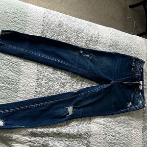 Vervet distressed skinny Jean.